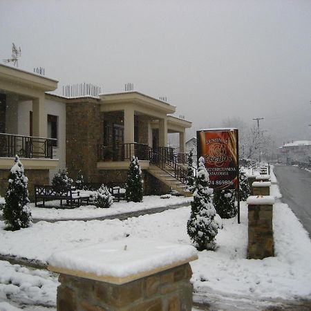 Evenos Villa Káto Loutrákion Exterior foto